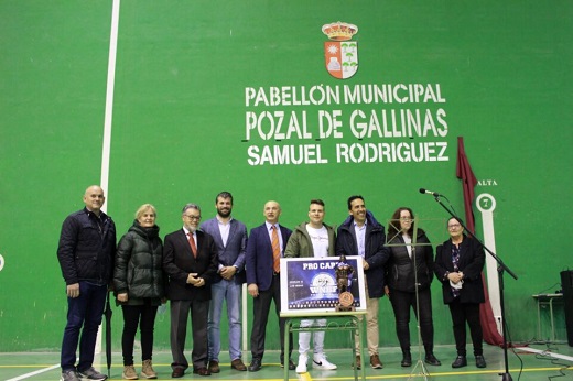 Pozal de Gallinas bautiza a su polideportivo municipal con el nombre del deportista Samuel Rodríguez.
